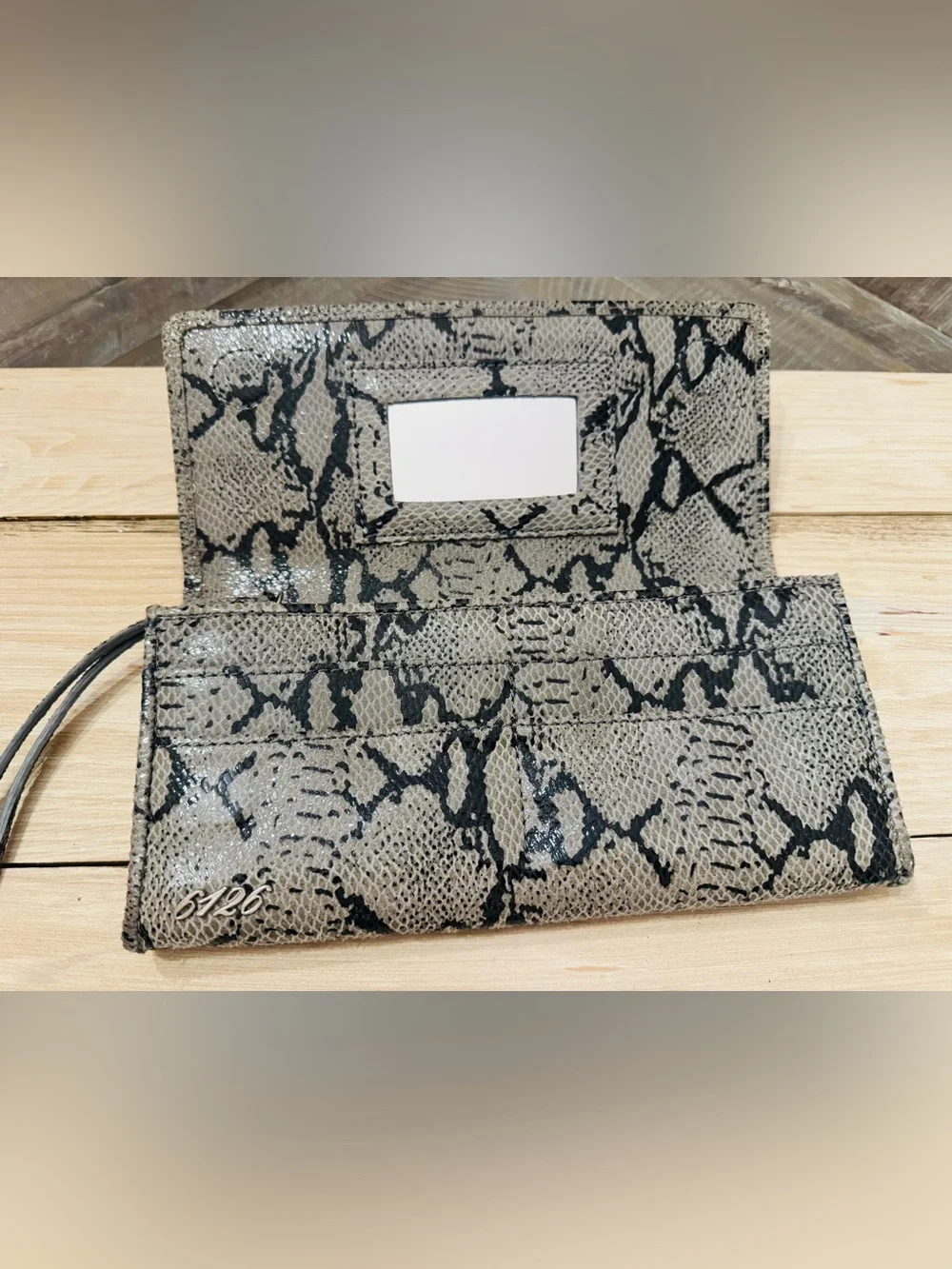 Lindsay Lohan 6126 Snake Print Wristlet Wallet Clutch - Vintage Y2K!